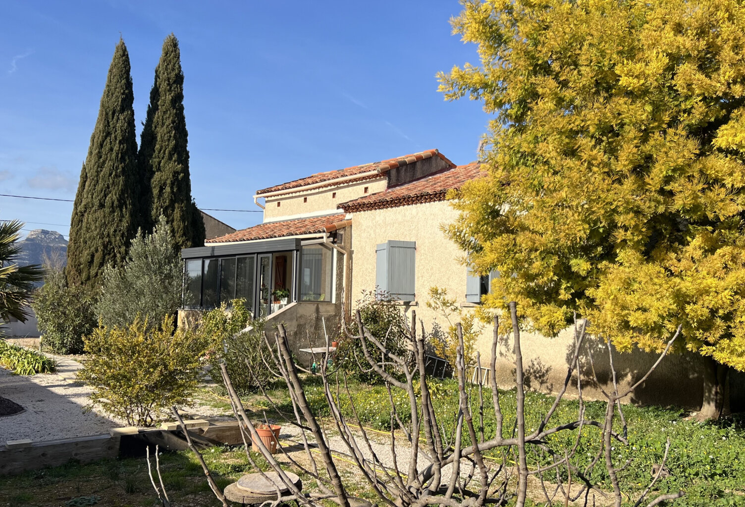 Maison de plain-pied rénovée sur terrain de 1 000 m2 — photo 1