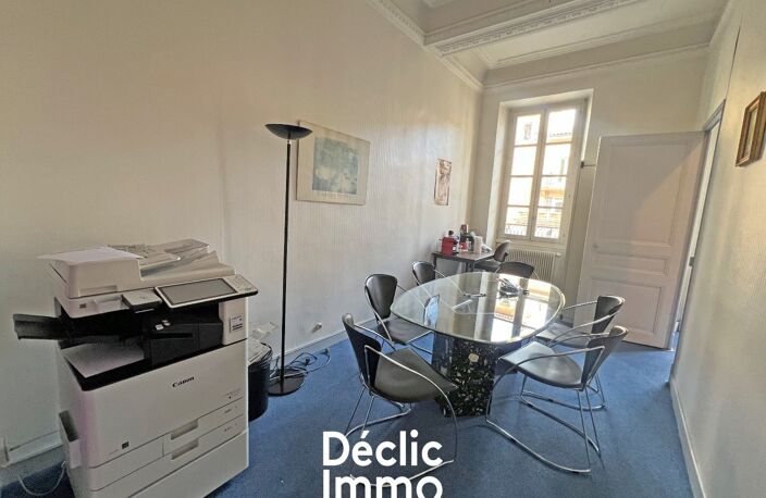 BUREAUX AVEC COUR ET BALCON - BOULEVARD DU JEU DE BALLON - GRASSE  — photo 4