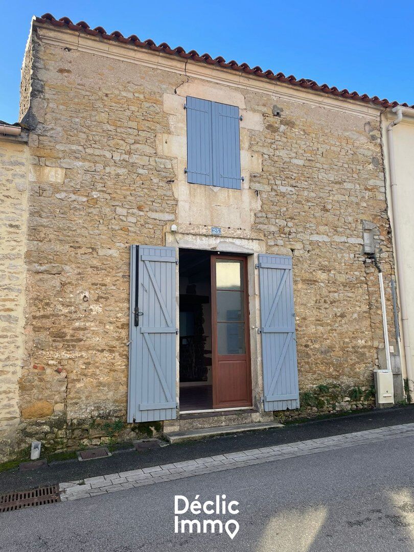 Villa / Maison  T6 à louer Bessay 85320