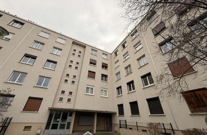 Appartement - 57m² - Laon — photo 2