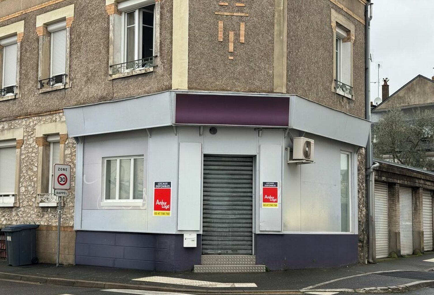 à LOUER — photo 1