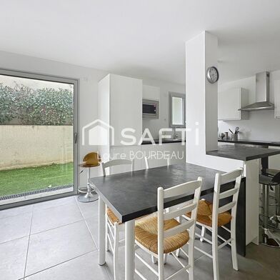 Appartement 3 pièces 1235 €