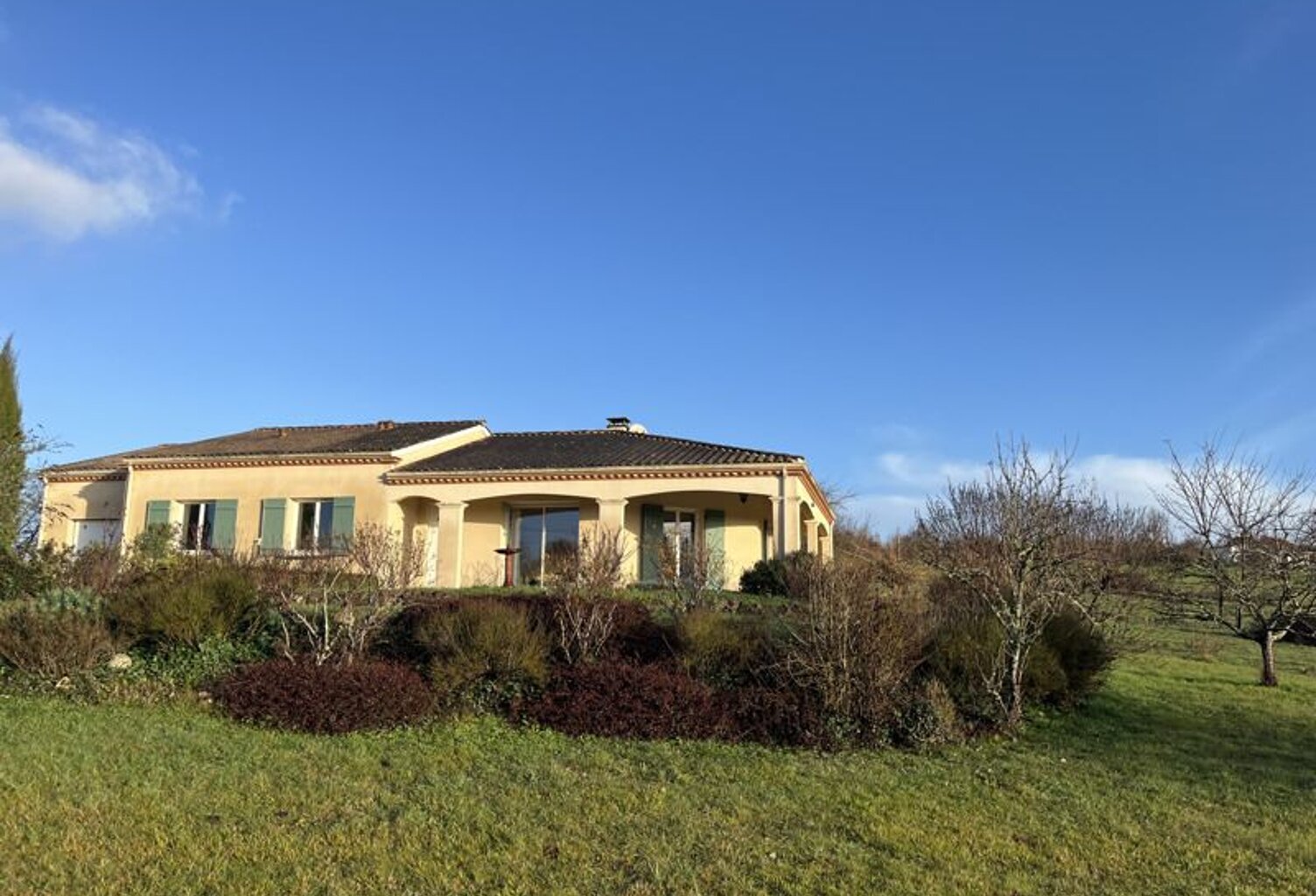 Villa de 5 pièces principales — photo 1