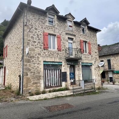 Maison 5 pièces 93415 €