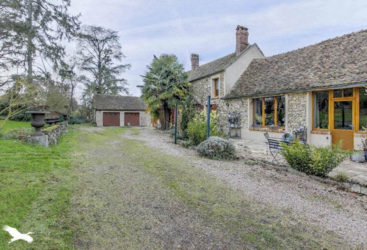 Maison en pierre de 7 pièces principales — photo 1