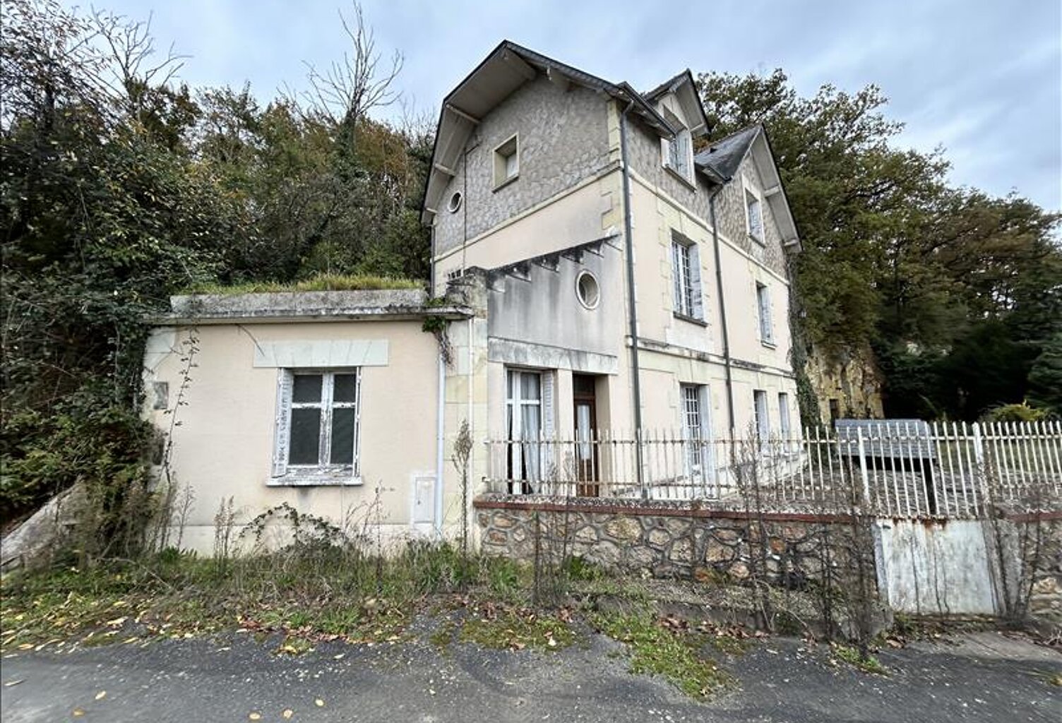Maison en pierre de 5 pièces principales — photo 1