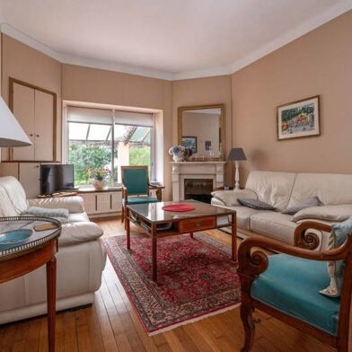 Maison 8 pièces 530250 €