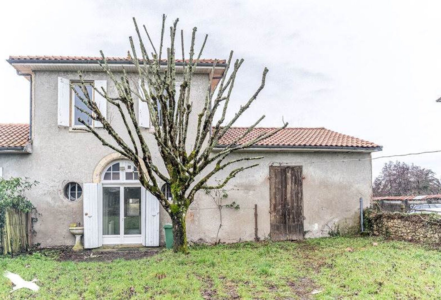 Maison en pierre de 5 pièces principales — photo 1