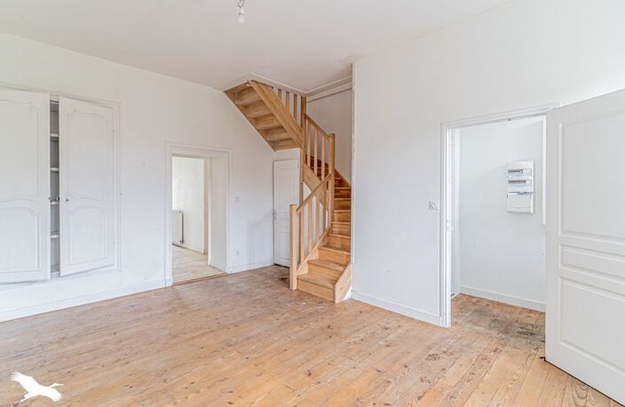 Maison en pierre de 5 pièces principales — photo 3