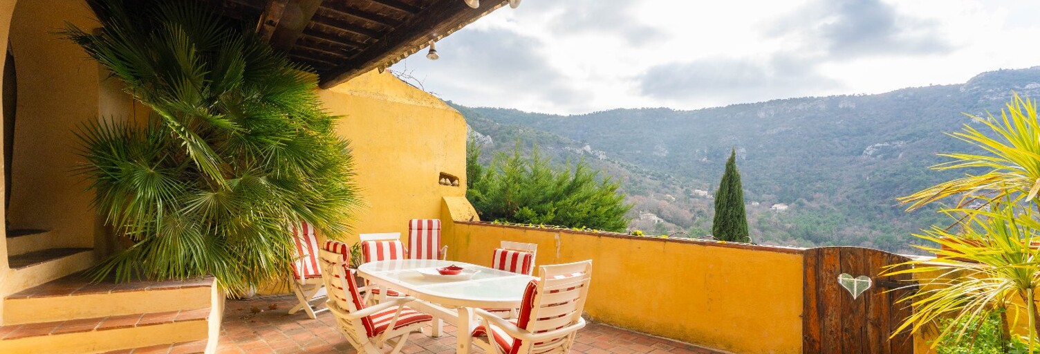 Maison 13 Pièces 203 m² à vendre à Mimet (13105)