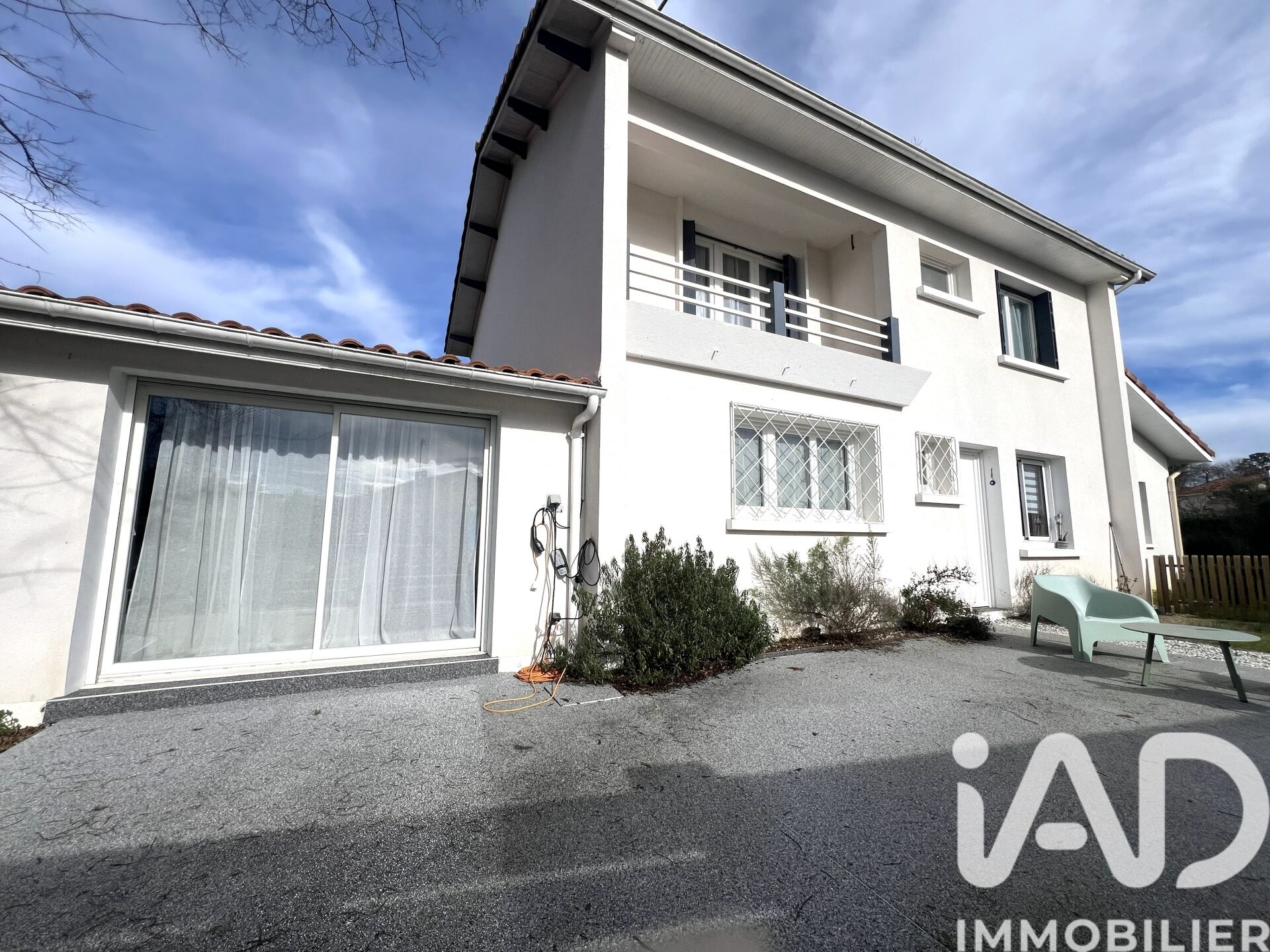 St-Pierre-Du-Mont - 165m² - 8p. - 7ch.