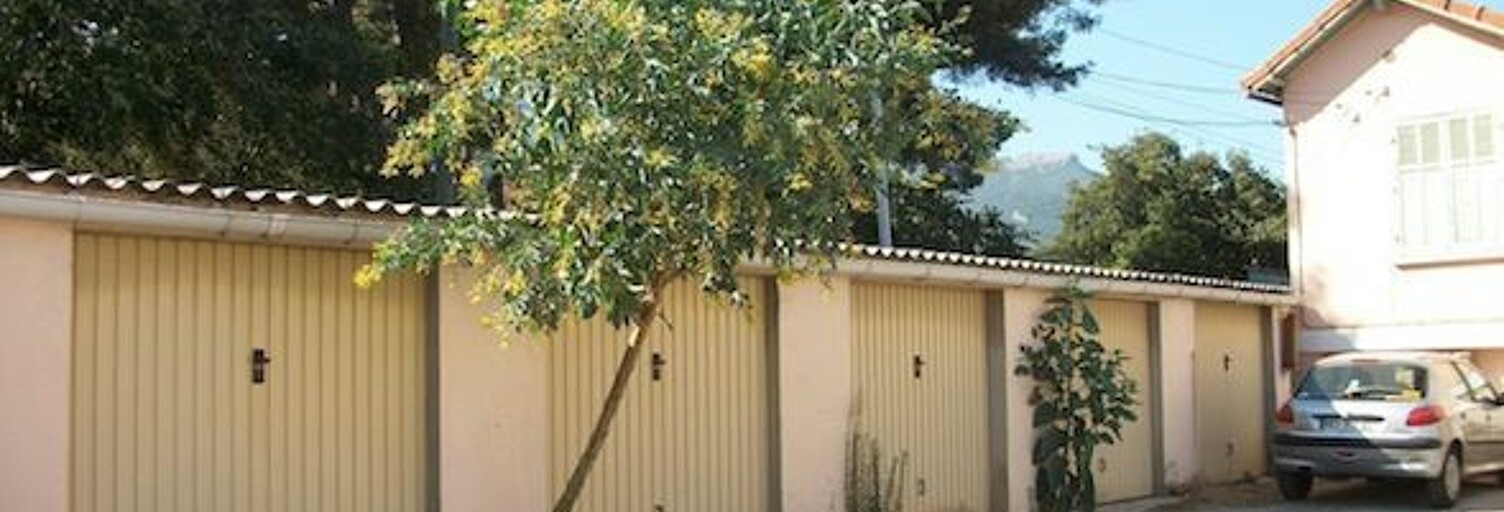 Garage  10 m² à louer à Toulon (83200)
