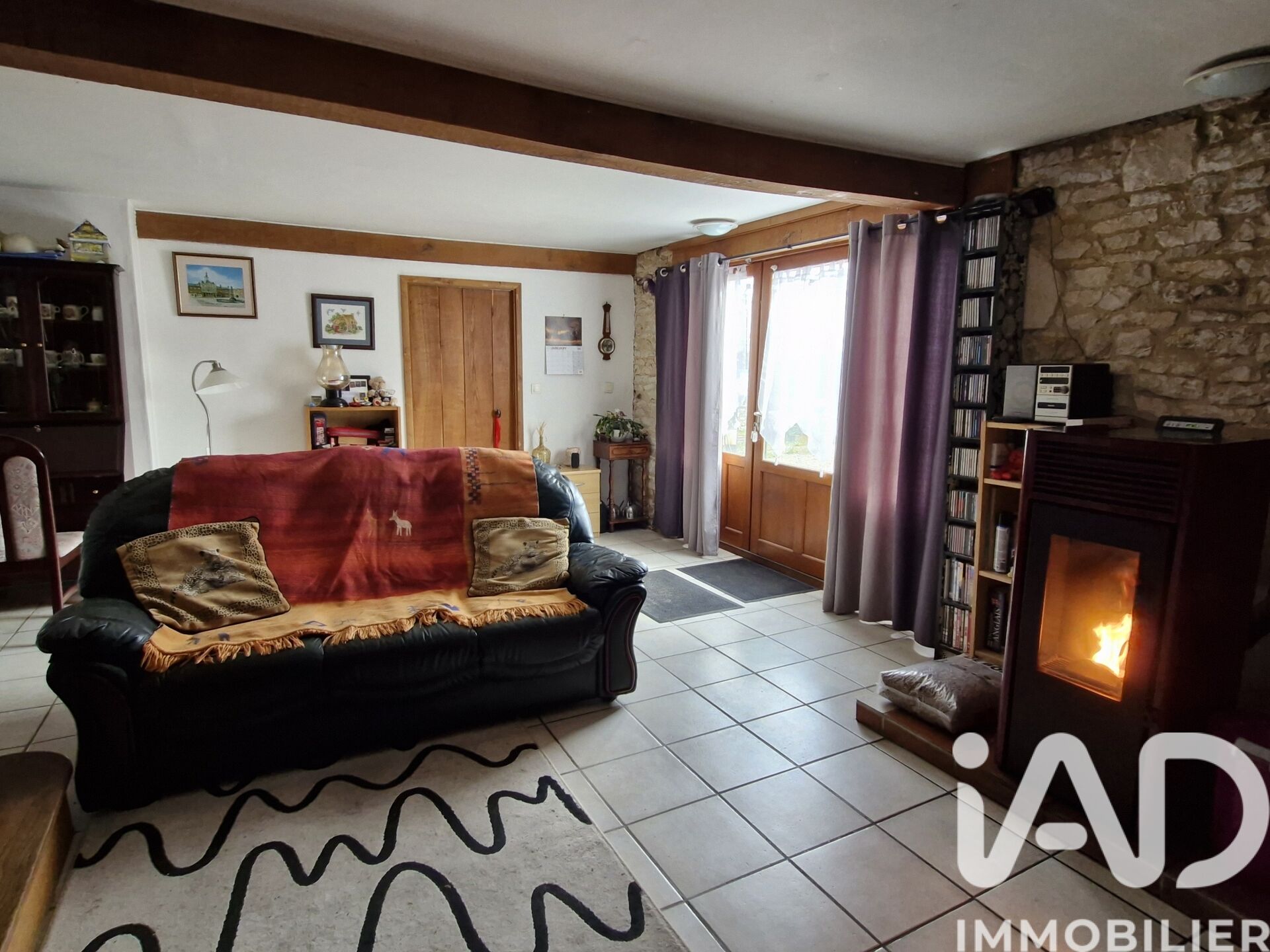 Beaulieu-Sur-Sonnette - 330m² - 12p.