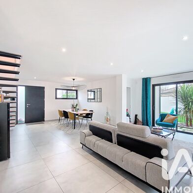 Maison 5 pièces 549900 €