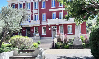 Immeuble  104 m² à vendre à Saint-Cyr-sur-Mer (83270)