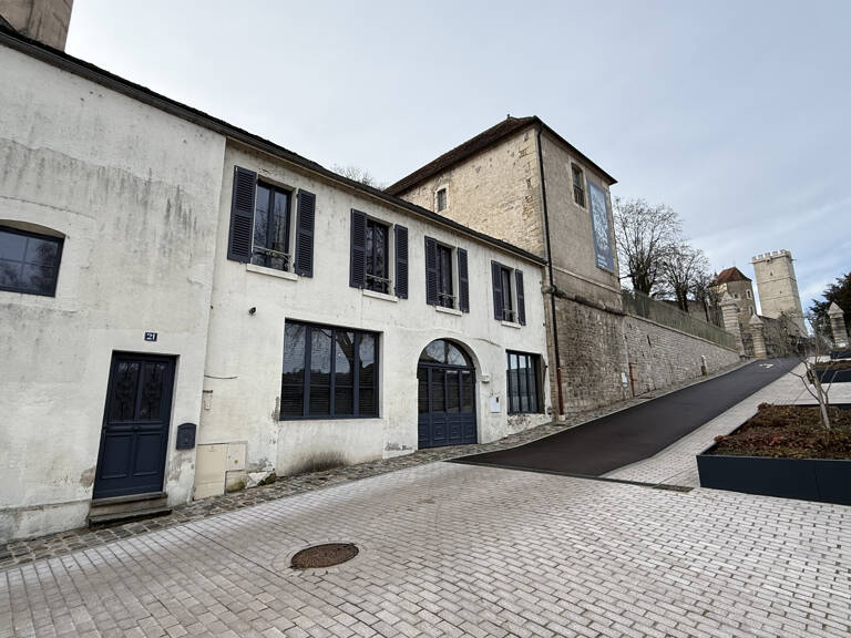MAISON ANCIENNE ATYPIQUE — photo 1