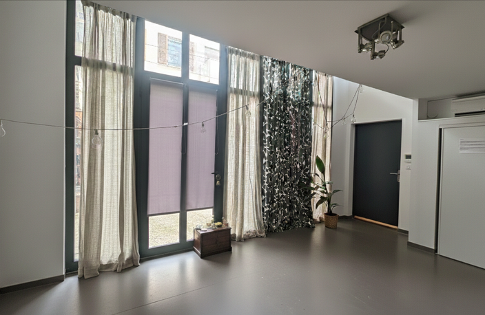 Local professionnel style loft avec jardin — photo 4