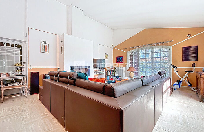 MAISON - 7 PIECES - 190 m2 - Hôpitaux-Facultés — photo 4