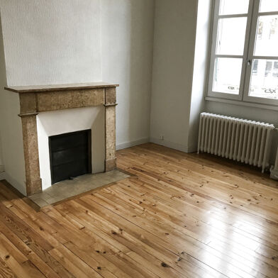 Appartement 5 pièces 760 €