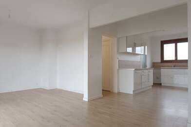 Appartement 5 pièces 944 €