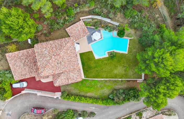 A moins de 30' de l'aéroport de Nice Magnifique Villa 4/5 Pièces 174 m² habitable + 80 m² de dépendances aménagées, piscine, gararage double, stationements — photo 3
