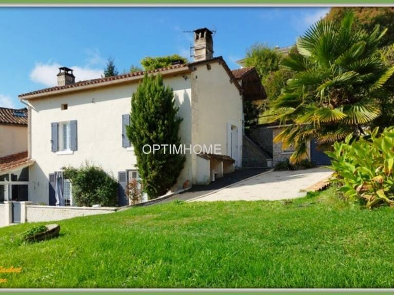 Ensemble immobilier en pierre — photo 1