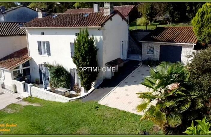 Ensemble immobilier en pierre — photo 2
