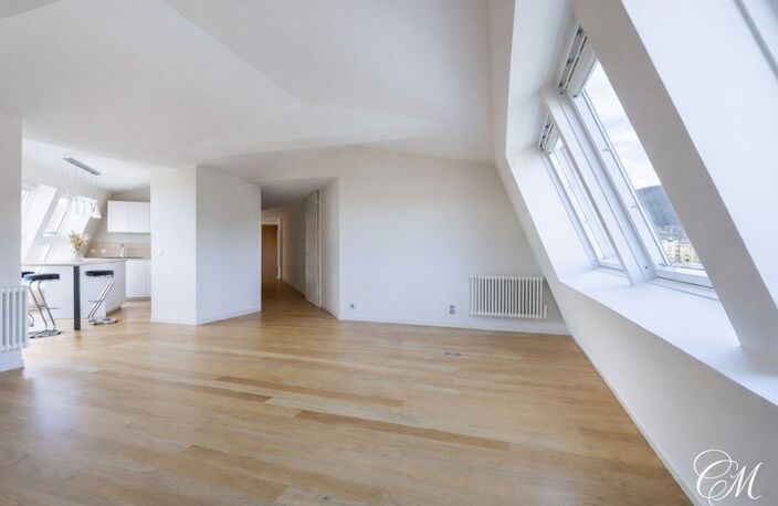 CHAMALIERES : APPARTEMENT D'EXCEPTION AVEC BEAUX VOLUMES ET VUE — photo 4