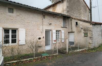 A vendre charmante maison de village située sur la commune Val-de-Comporte Saint Macoux 86400 — photo du bien