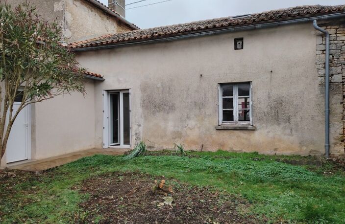 A vendre charmante maison de village située sur la commune Val-de-Comporte Saint Macoux 86400 — photo 3