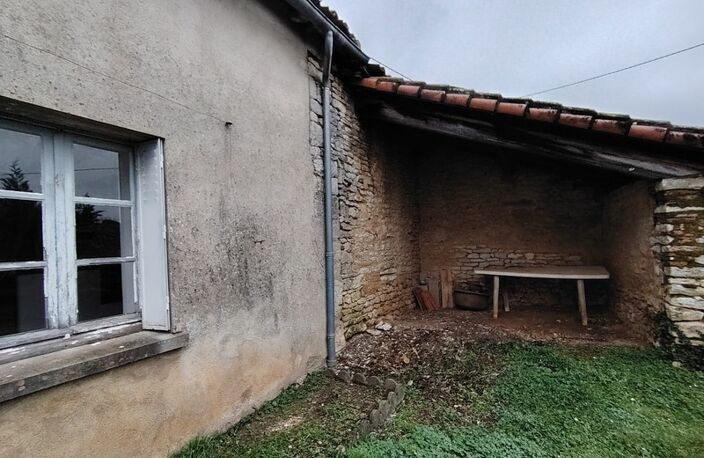 A vendre charmante maison de village située sur la commune Val-de-Comporte Saint Macoux 86400 — photo 4