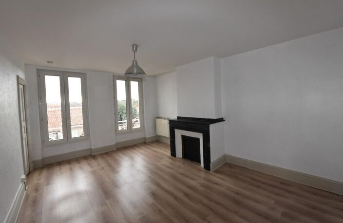 TRES BEL APPARTEMENT T3 EN CENTRE VILLE DE LAVAUR — photo 5