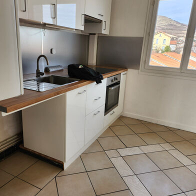 Appartement 3 pièces 710 €