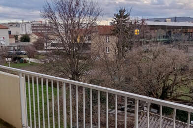 Appartement 3 pièces 710 €