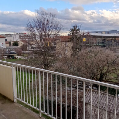 Appartement 3 pièces 710 €