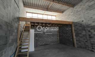 Local industriel  90 m² à louer à Saint-Pantaléon-de-Larche (19600)