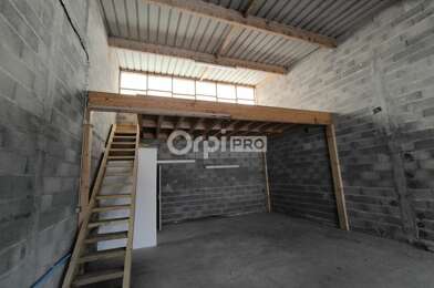 Local industriel  550 €
