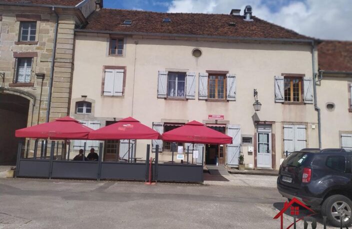 ensemble immobilier de restaurant et hôtel — photo 2