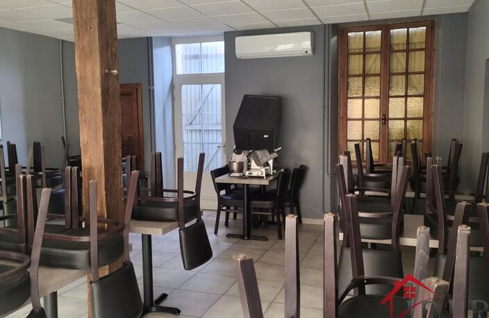 ensemble immobilier de restaurant et hôtel — photo 3