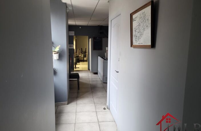 ensemble immobilier de restaurant et hôtel — photo 4