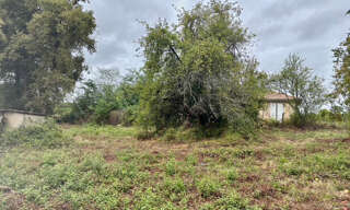 Terrain  868 m² à vendre à Saint-Estèphe (33180)