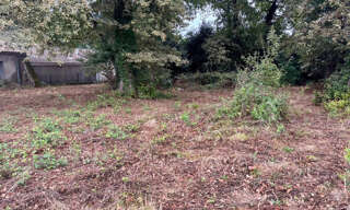 Terrain  862 m² à vendre à Saint-Estèphe (33180)