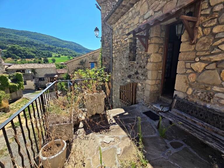 MAISON EN PIERRE à Vendre à Méailles (04240) — photo 1