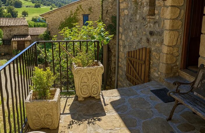MAISON EN PIERRE à Vendre à Méailles (04240) — photo 2