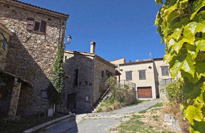 MAISON EN PIERRE à Vendre à Méailles (04240) — photo 5