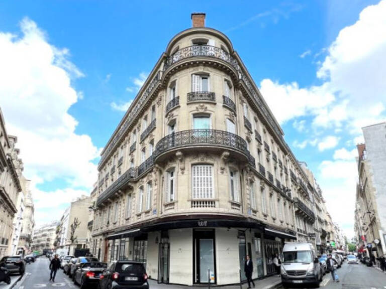 Bureaux à louer - 235 m² - Paris 8 — photo 1