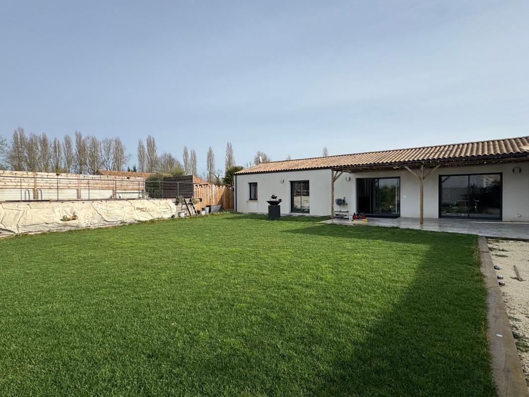 Villa / Maison 4 pièces  à vendre Rochefort 17300