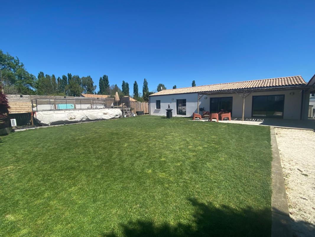 Villa / Maison 4 pièces  à vendre Rochefort 17300