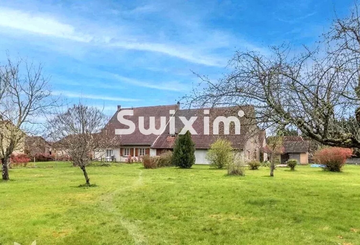 Maison avec dépendances et 14436m2 de terrain — photo 1