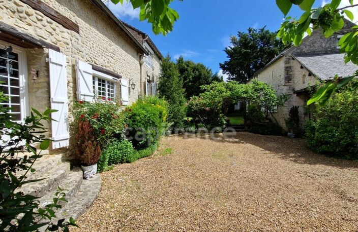 Dpt Essonne (91), à vendre proche de Méréville propriété 8 pièces avec maisonnette, jardin clos, cave et garage — photo 2